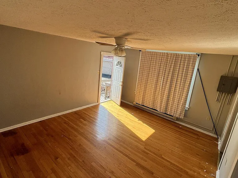 44 S Loudoun St #9 — Photo 4