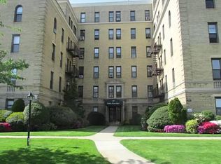 43 Calton Rd APT 1F, New Rochelle, NY 10804