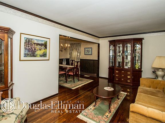 5th image of 8 Horton Dr