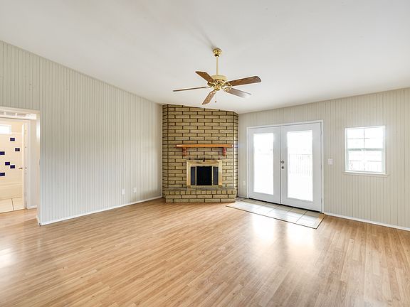 3rd image of 4518 N 105th Ave