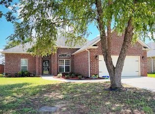 129 Glen Arbor Ln, Warner Robins, GA 31088