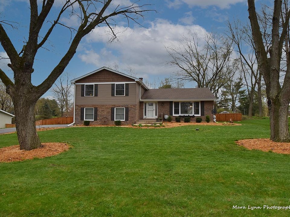 1st image of 38W267 Toms Trail Dr