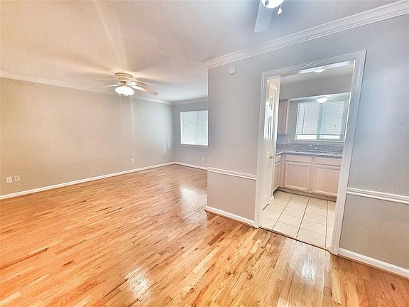 3rd image of 1522 Yale St #18