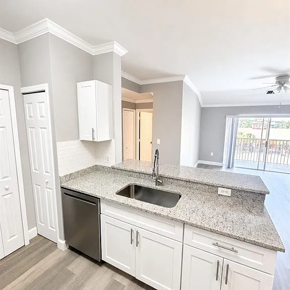 5447 Vineland Rd #1313 — Photo 7