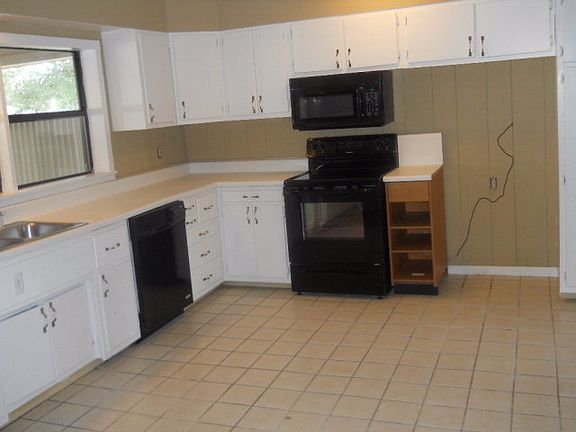 4th image of 1400 Escambia Ave