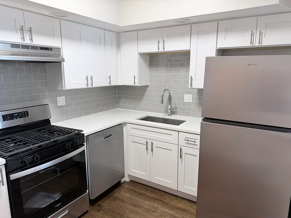 3305 W Sunnyside Ave #1