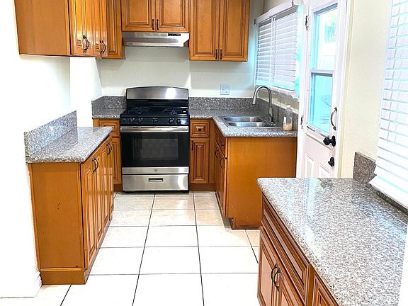 5th image of 1302 N Chester Ave