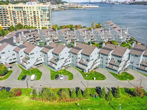 14a Riverview Circle image 3 of 35