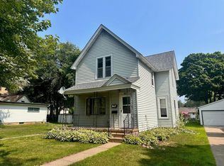 417 E Pine St, River Falls, WI 54022