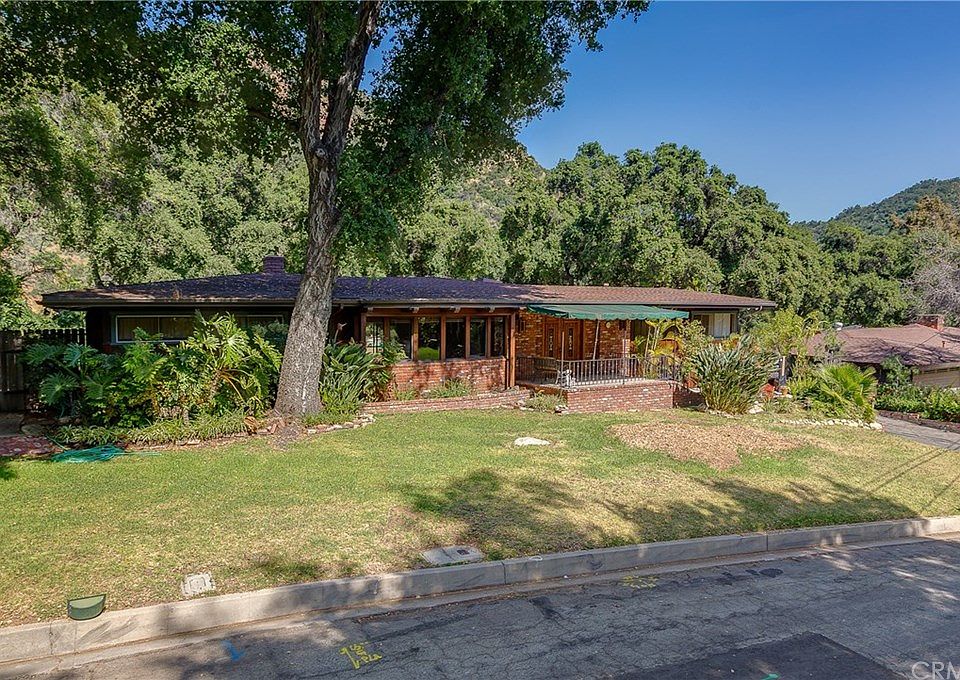 1st image of 868 Oakglade Dr