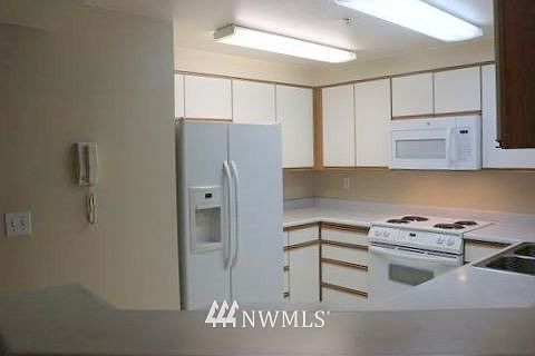 4th image of 7223 175th Street #202