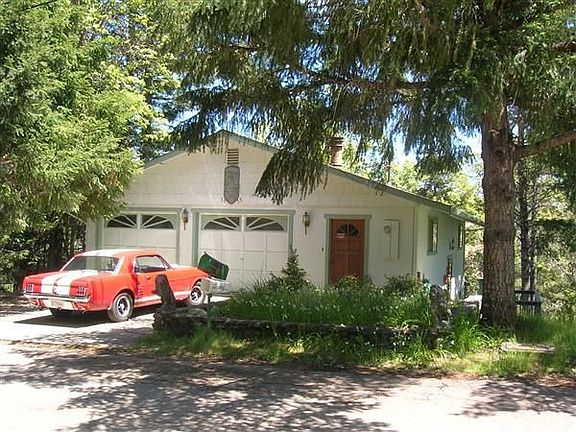 2nd image of 1955 Lupine Dr