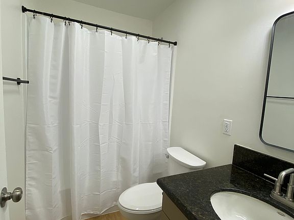 4th image of 4644 Mississippi St APT 4