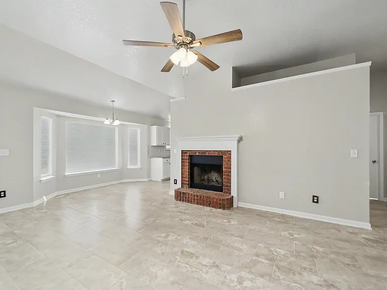 2502 Eastwood Dr — Photo 13