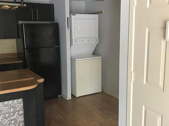 3rd image of 118 Meadow Ln Unit 118