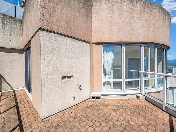 4th image of 6220 McKay Ave #2804