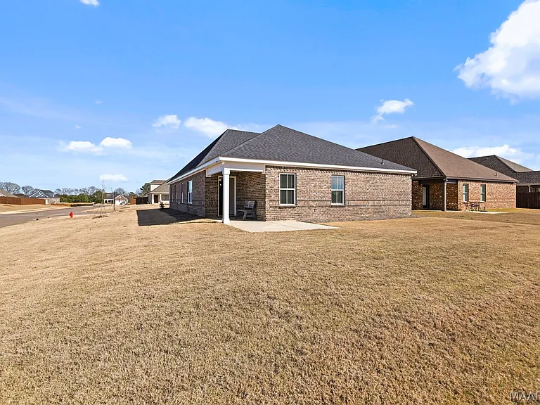 761 Harbin Dr — Photo 31