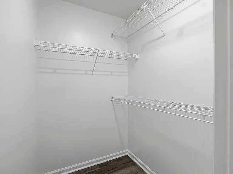 Westpointe Apartments — Photo 27