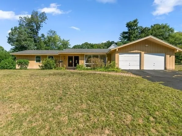 8 Oran Cir, Peabody, MA 01960