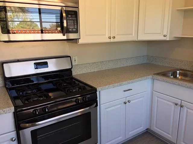 2 bed, 848 sqft, $2,395 — Photo 4