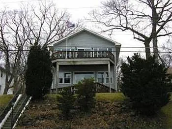 2941 Lake Shore Dr photo 1
