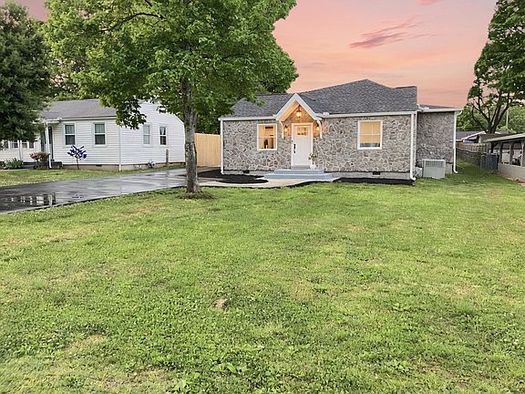 2nd image of 520 Eastview Cir