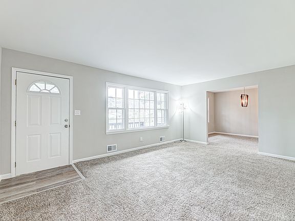 2nd image of 27 Shadow Wood Dr