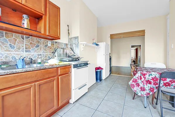 Sold by Mitra Hakimi Realty Group, LLC | media 12