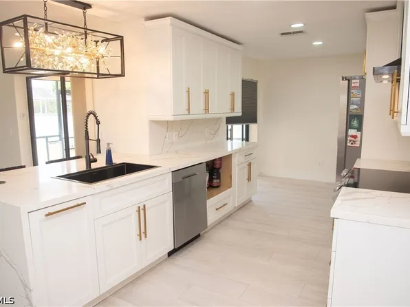 2804 SW 2nd Ter, Cape Coral, FL 33991