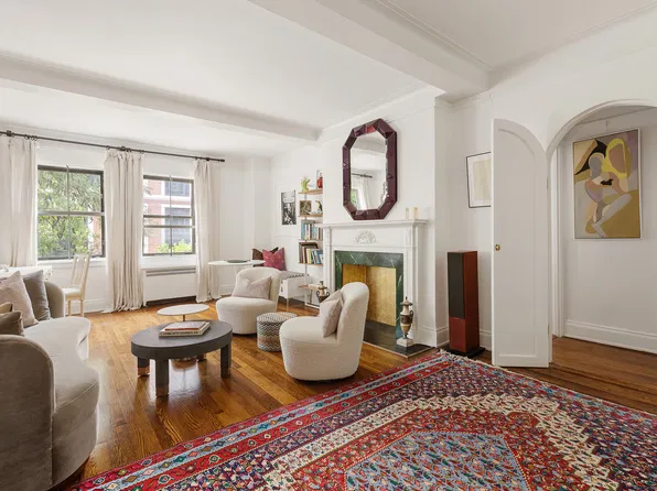 49 East 96th Street image 1 of 12