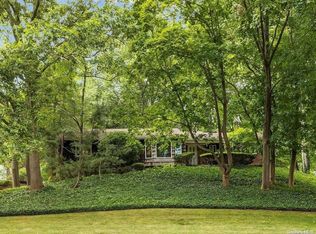 5 Vauxhall Ct, Melville, NY 11747