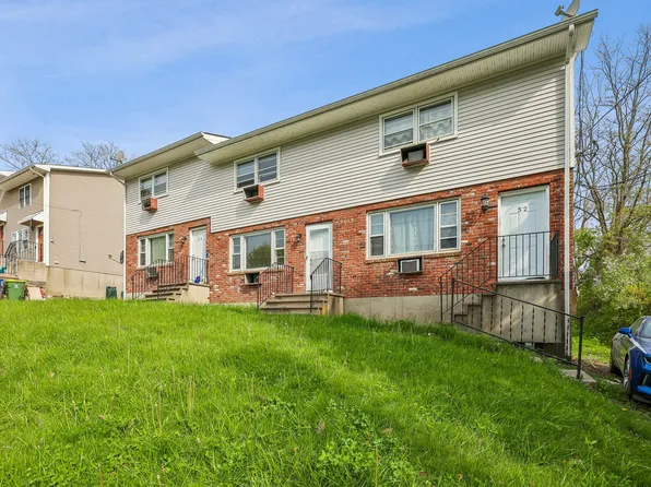 54 Buckridge Rd, Waterbury, CT 06704