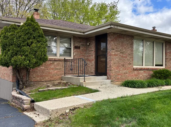 5832 Dafred Dr, Rockford, IL 61107