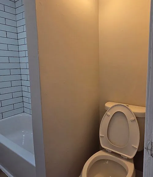 1019 Green Ln — Photo 13