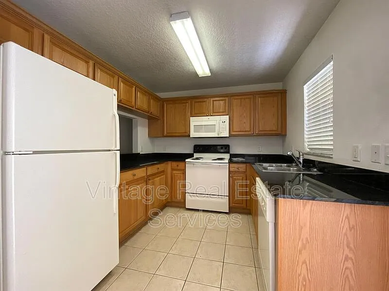 Building Photo - 253 Castlekeeper Pl