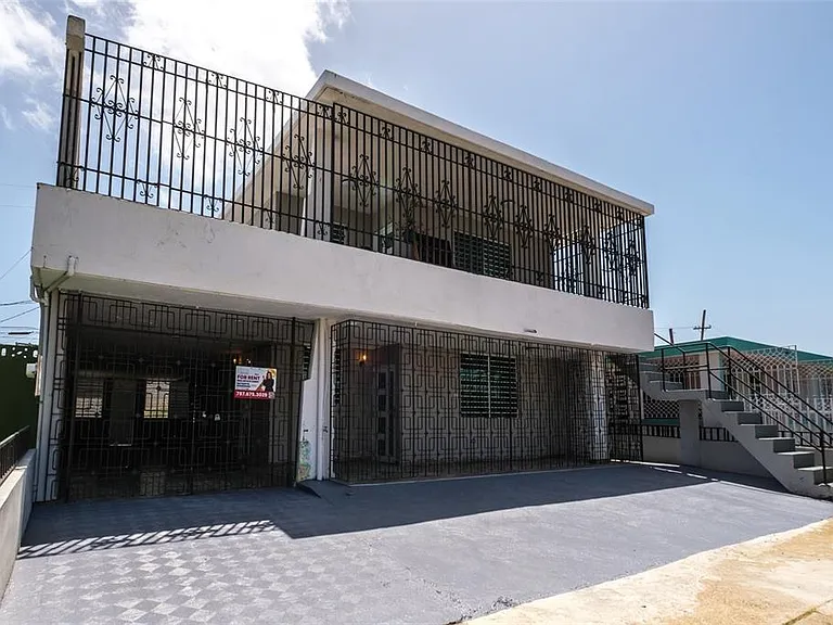 1041B Luis Cordova Chirino Ext — Photo 1