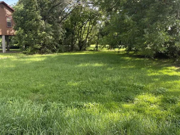 1211 12th St, Pascagoula, MS 39567