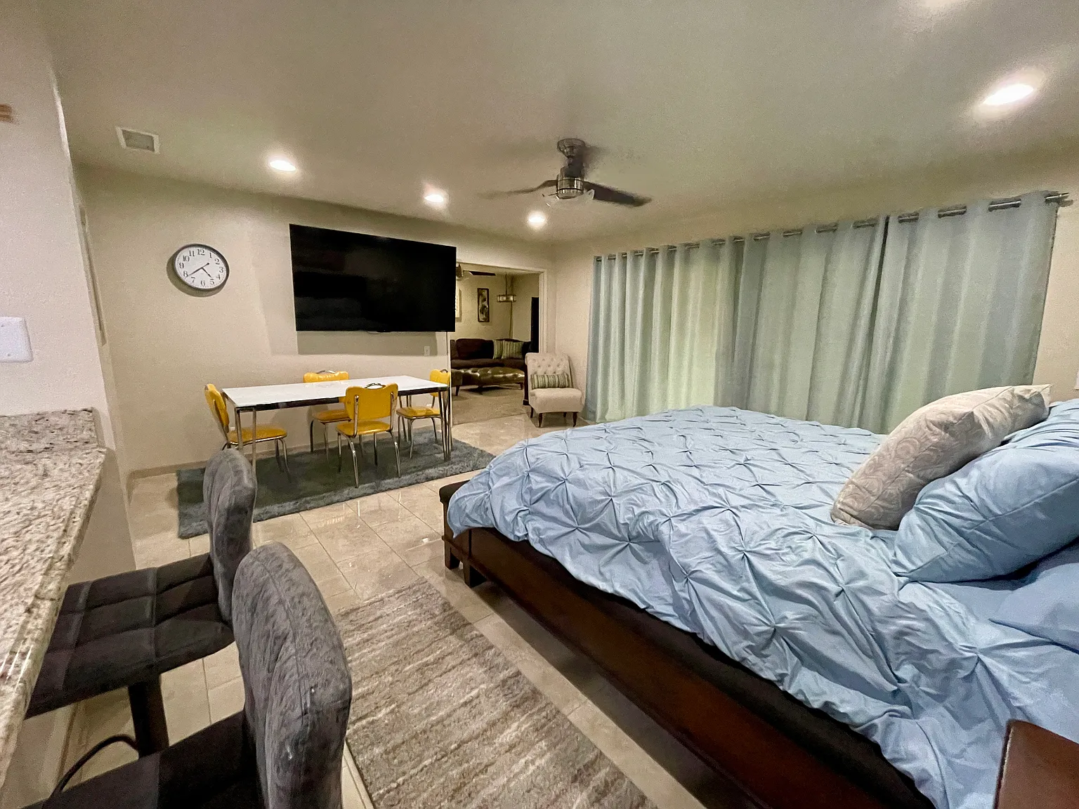 1 bed, 854 sqft, $1,700 — Photo 2