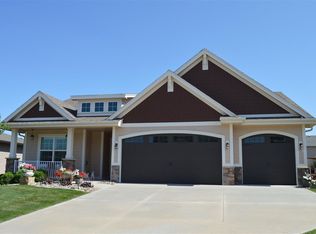 16110 Springbrook Trl, Urbandale, IA 50323