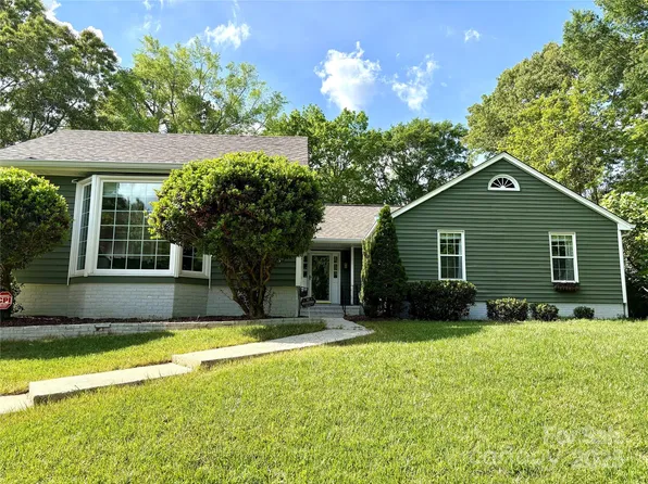 5916 Rexwood Pl, Charlotte, NC 28210