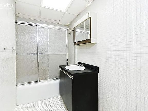 5th image of 70 E 10th St Suite 1B