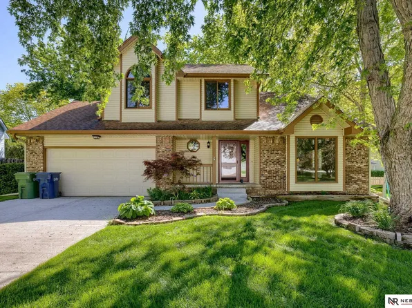 105 Merwood St, Bellevue, NE 68005