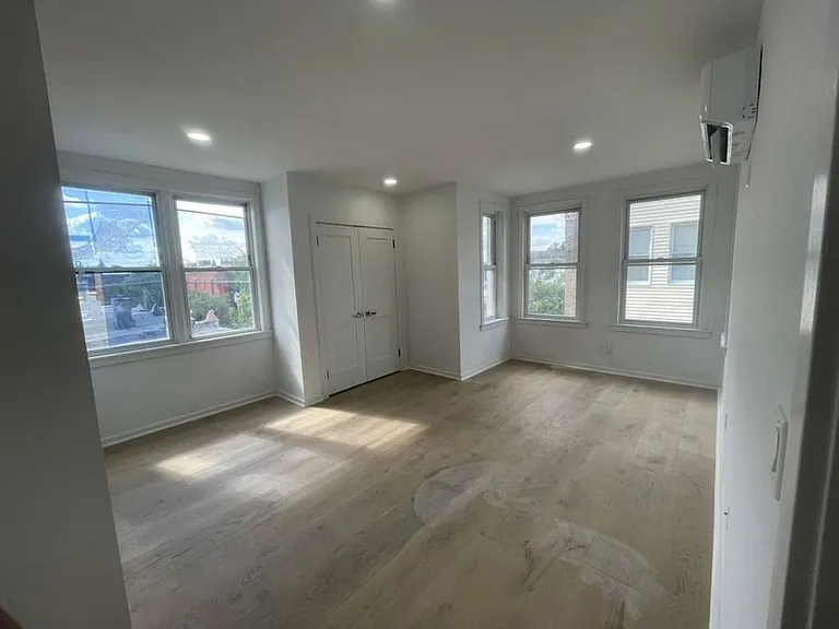856 N 22nd St #3R — Photo 7