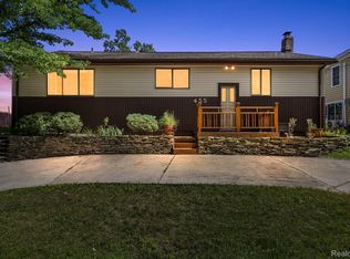 455 Shady Oaks St, Lake Orion, MI
