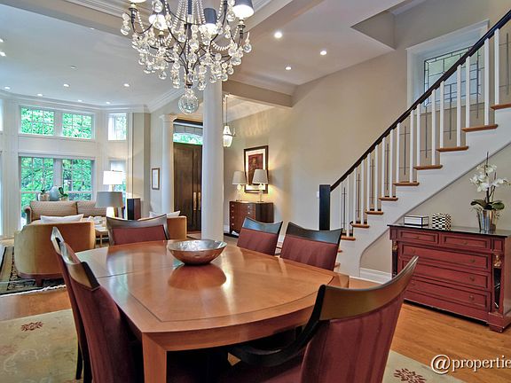 Foyer/Dining Room