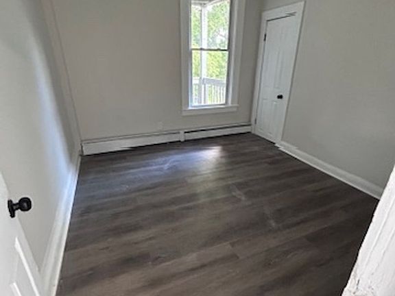 5th image of 172 Glen St #2R