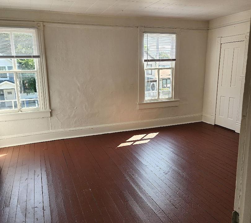 2nd image of 702 Hamilton Ave
