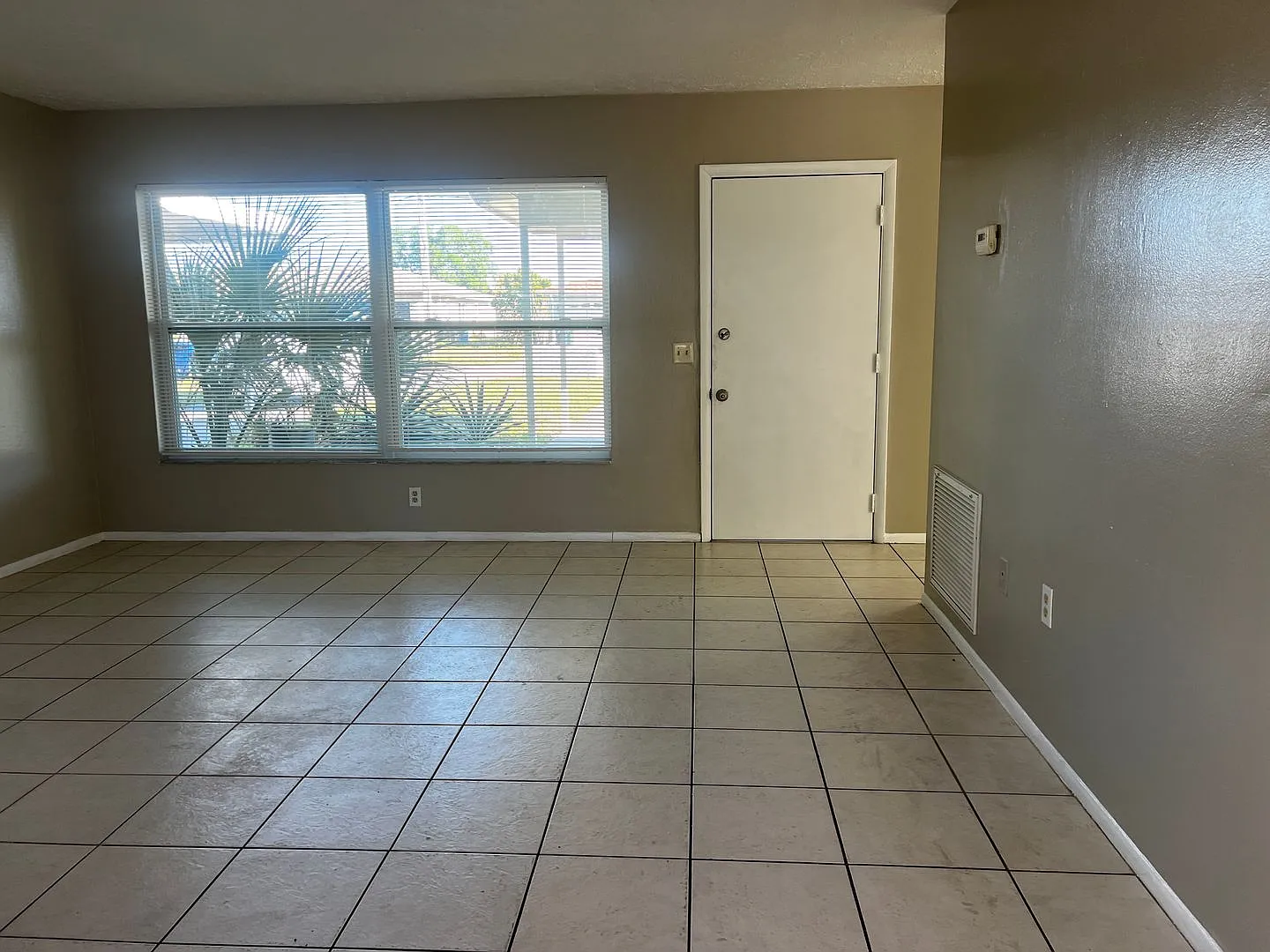 2BD/1BA/Single carport - Venice — Photo 2