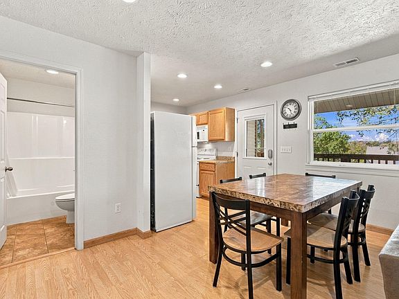 5th image of 425 Eagle Drive