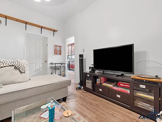 Rented by ABODE NYC LLC | media 23